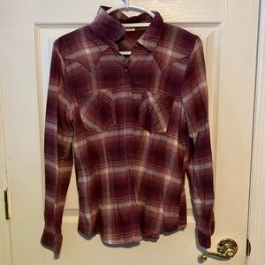 Maurices women’s long sleeve button up. Size medium. No damages.